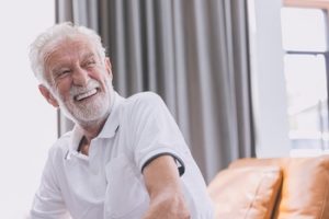  denture-adhesive-denture-consultation